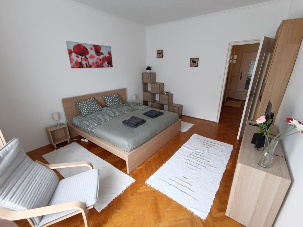 Apartament Baratsagos, Csendes, Napfenyes Lakas. Budapeszt